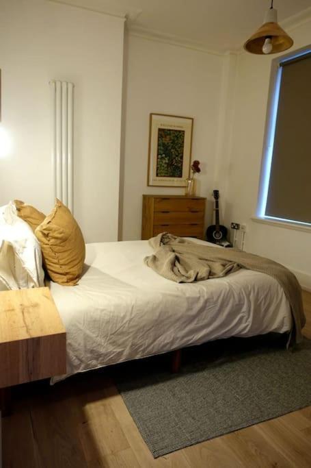 Stylish City-Centre Apartment With Balcony Liverpool Ngoại thất bức ảnh